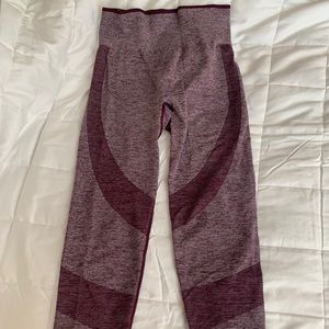 PINK Victoria’s Secret Seamless Leggings (M)
